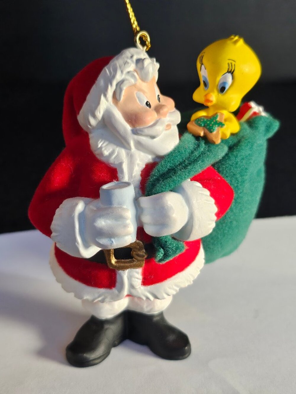 Vintage 1999 Warner Brothers Looney Tunes Cookies For Santa Christmas Ornament